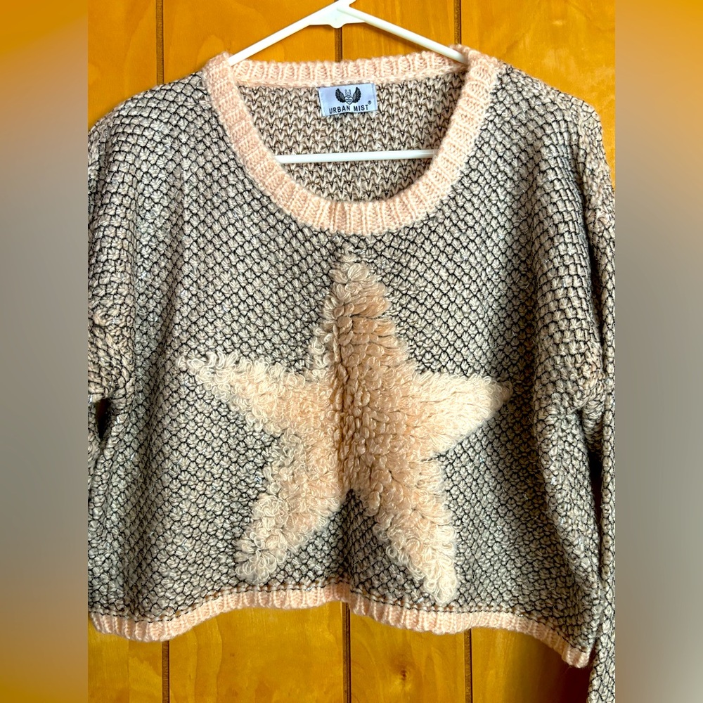 Urban Mist cropped Y2K one size sweater with star.